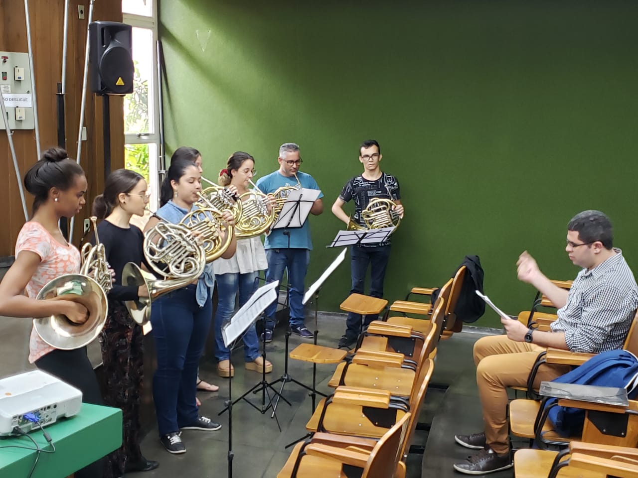Oficinas dão oportunidade a egressos da Licenciatura em Música de praticar a docência Oficinas dão oportunidade a egressos da Licenciatura em Música de praticar a docência